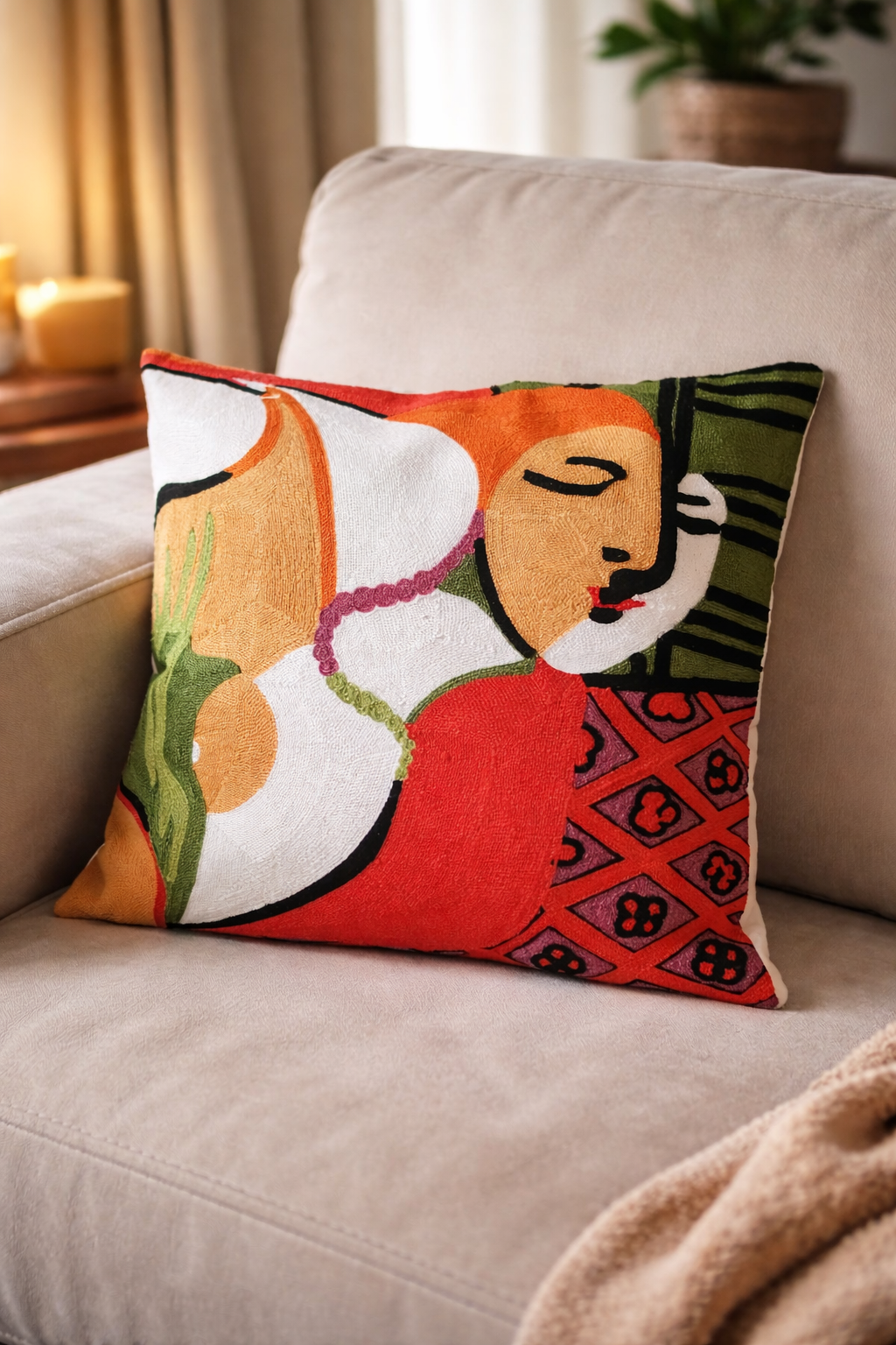 Housse de coussin brodée artisanale fabriquée en Thaïlande avec motif artistique coloré – Maison Siam